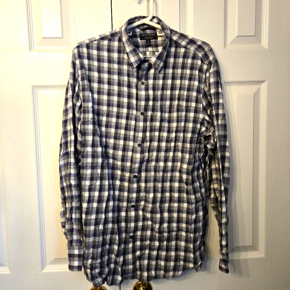 (L) Banana Republic Lightweight Flannel Shirt